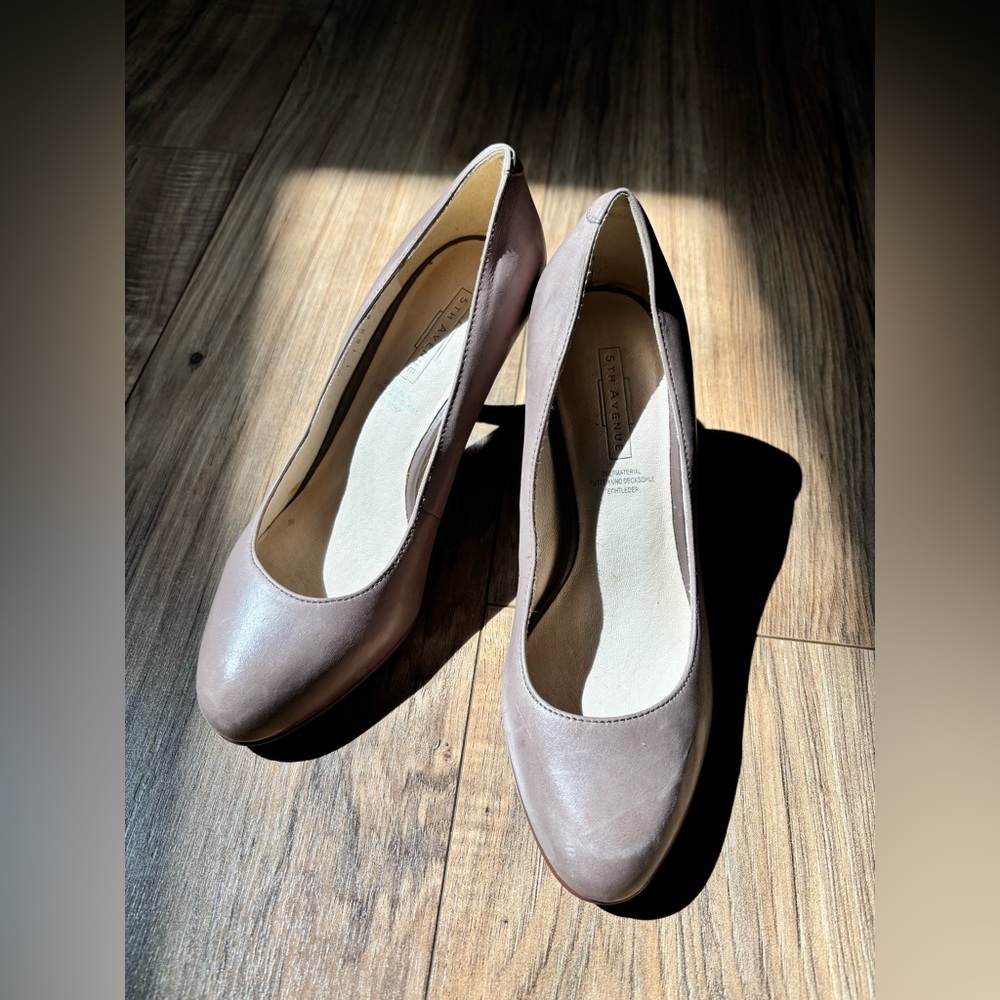 5th Avenue Women's Tan Pumps